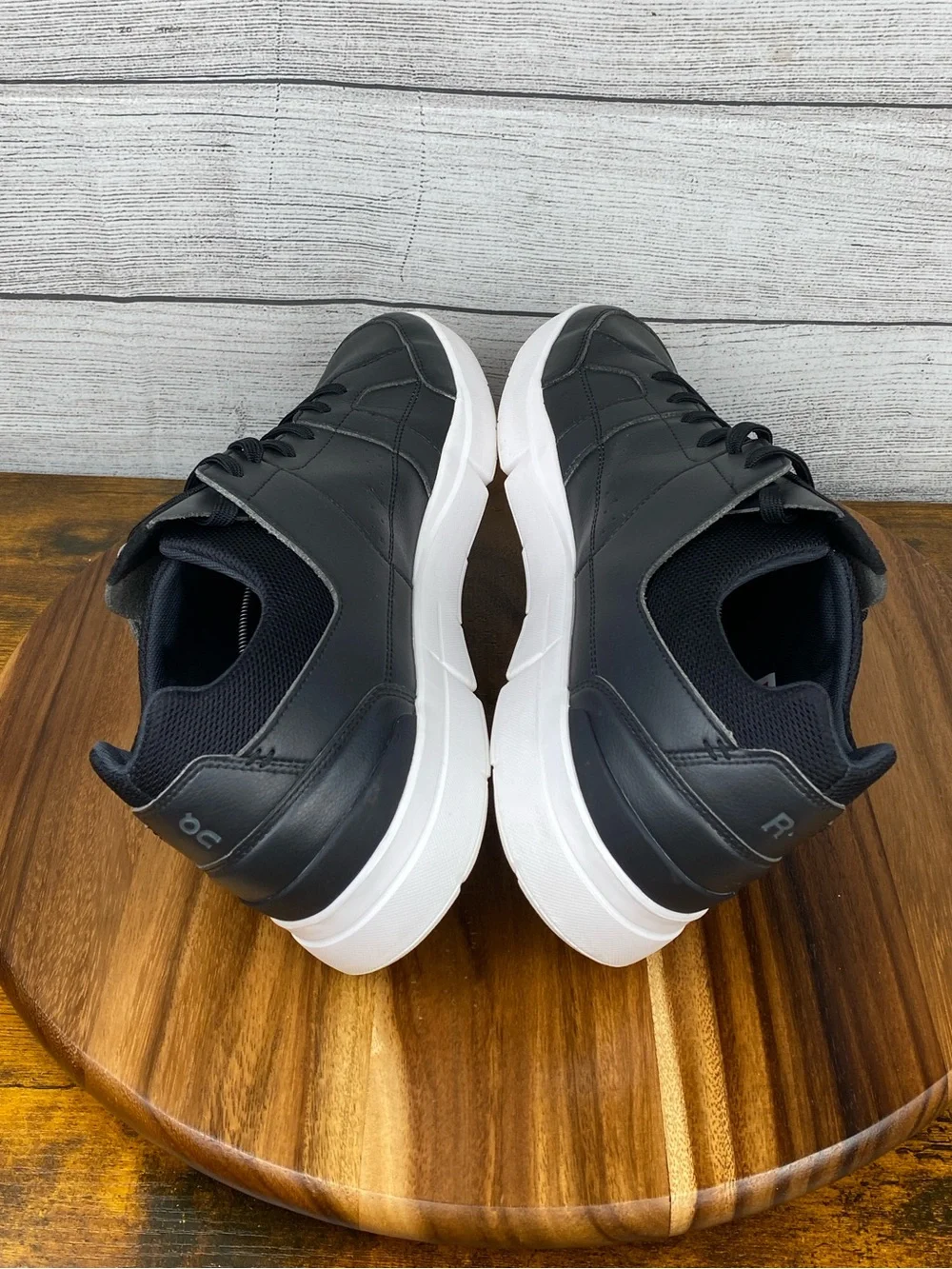ON Running The ROGER Clubhouse Black White Tennis Shoe Men’s Sneaker Size 14